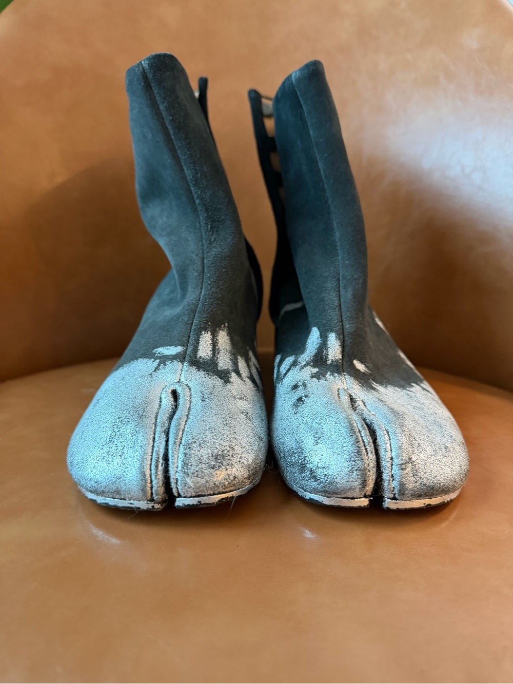 Maison Margiela Wmns Tabi Boot 'Painted - Black Silver' - Preloved! Size 38
